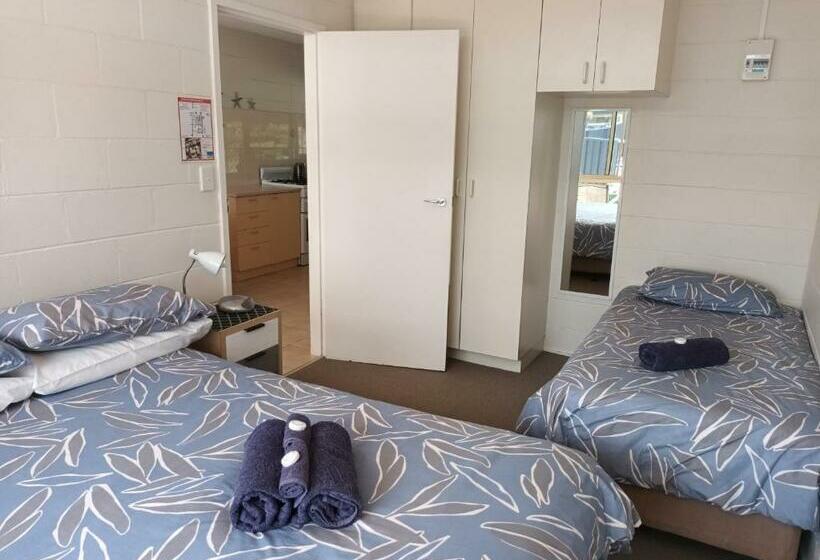 شقة غرفة واحدة, Grandeur Holiday Units