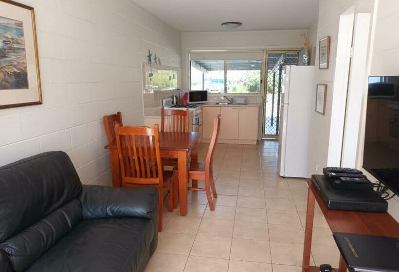 شقة غرفة واحدة, Grandeur Holiday Units