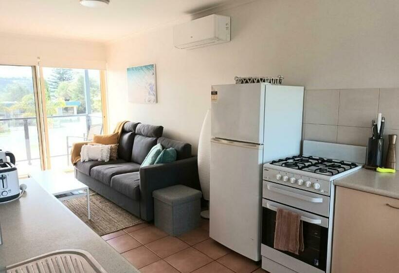 شقة غرفة واحدة, Grandeur Holiday Units