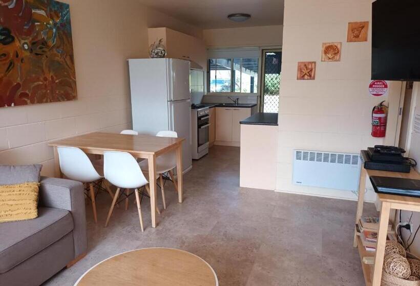 شقة غرفتين, Grandeur Holiday Units