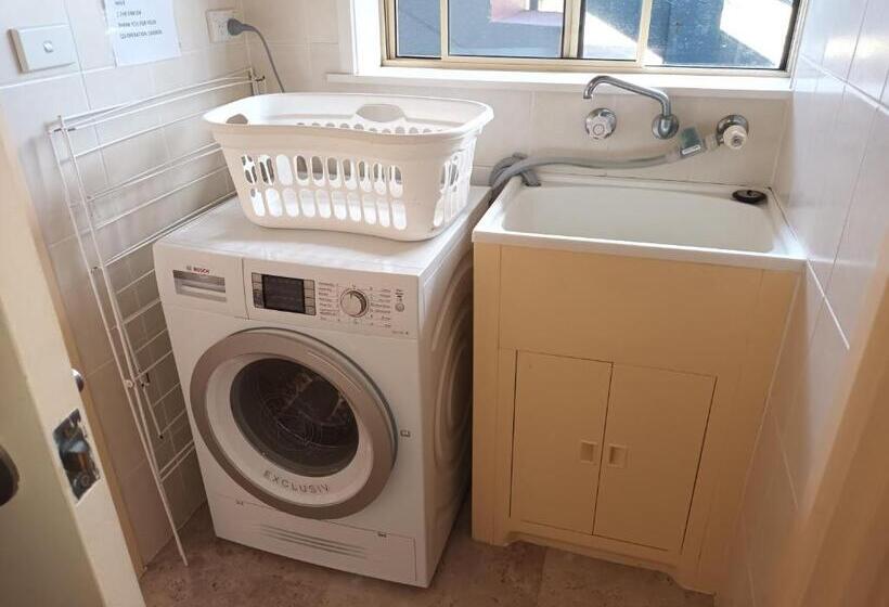 شقة غرفتين, Grandeur Holiday Units