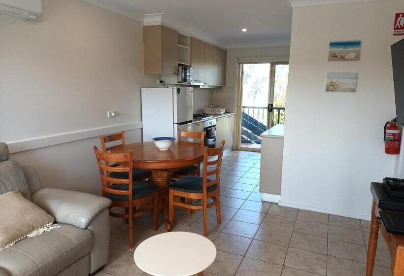 شقة غرفتين, Grandeur Holiday Units