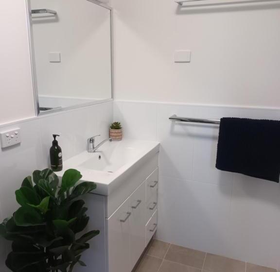 شقة غرفتين, Grandeur Holiday Units