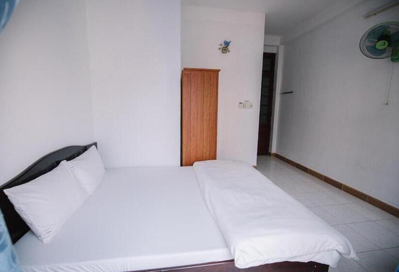 اتاق لوکس, Lum Dong Tien