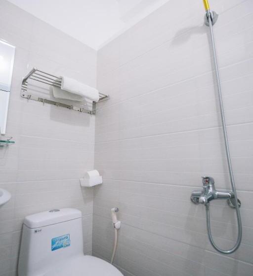 اتاق سوپریور یک تخته, Lum Dong Tien