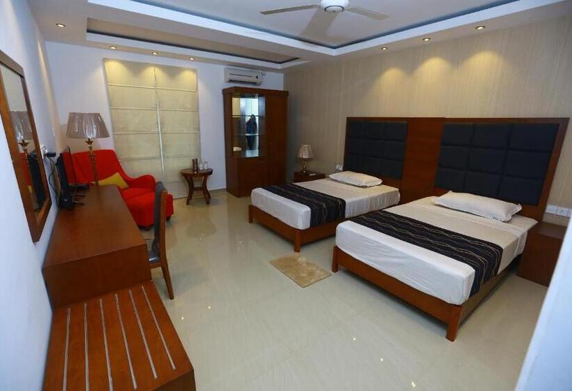 Номер Deluxe, Peradeniya Rest House