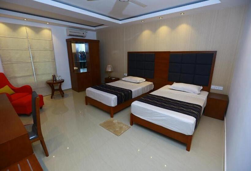 Полулюкс, Peradeniya Rest House