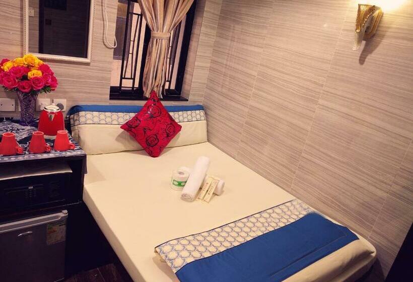 اتاق استاندارد یک نفره, Paris Guest House