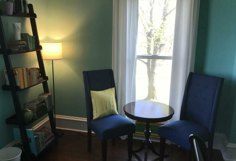 수피리어 룸, Netherfield Natural Farm