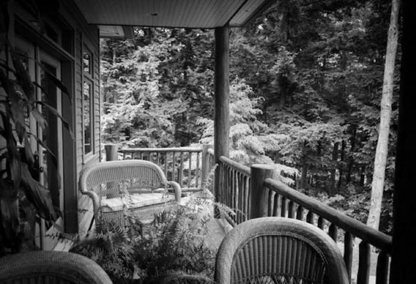 キングサイズベッドのデラックスルーム, The Fern Lodge