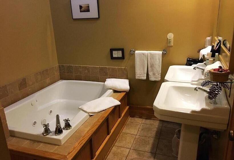 キングサイズベッドのデラックスルーム, The Fern Lodge