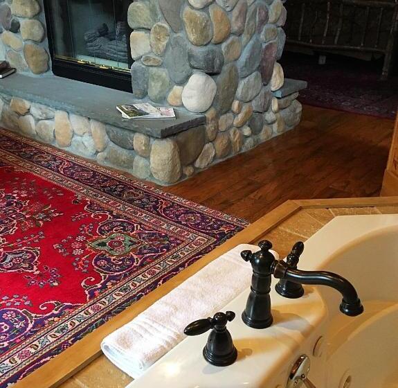 スーペリアースイート, The Fern Lodge