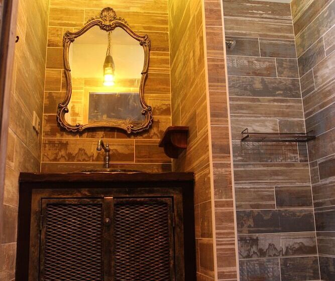 جناح, Camping Cap D Agde