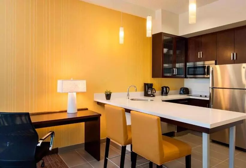 Standard-studio King-vuode, Residence Inn By Marriott Calgary South