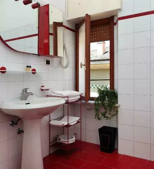 استودیوی سوپریور, Residence Liberty