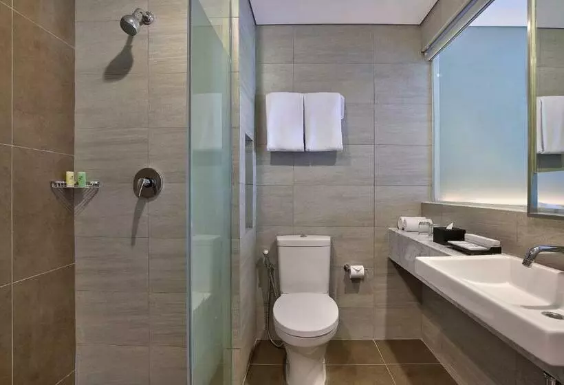 スタンダードスタジオ, Swissbelinn Simatupang