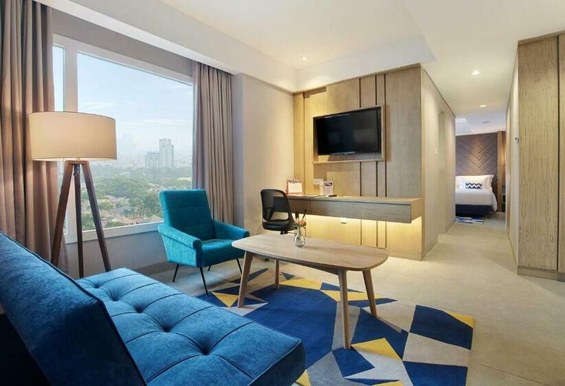 Люкс Премиум, Swissbelinn Simatupang
