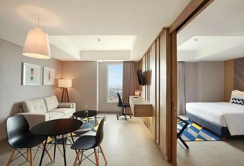 スタンダードスタジオ, Swissbelinn Simatupang