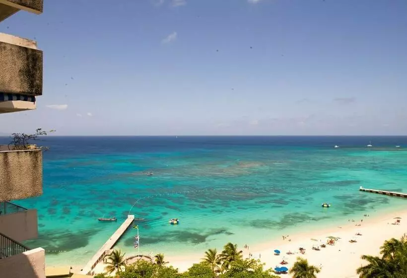 استودیوی پریمیوم, Montego Bay Club Resort