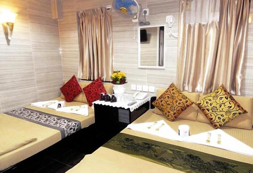 اتاق خانوادگی, Paris Guest House
