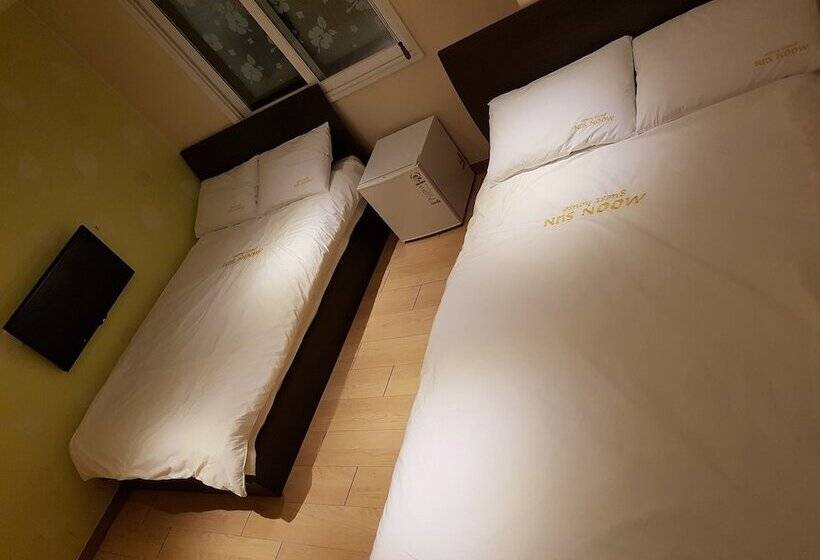 Cameră Familiară, Moon Sun Guesthouse