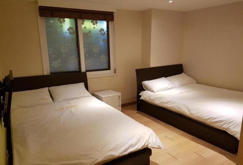 Cameră Familiară, Moon Sun Guesthouse