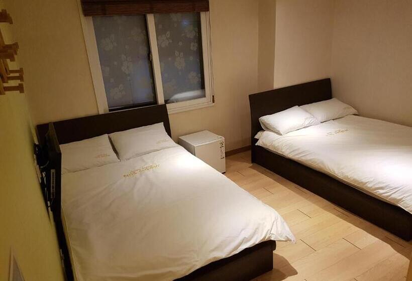 Cameră Familiară, Moon Sun Guesthouse