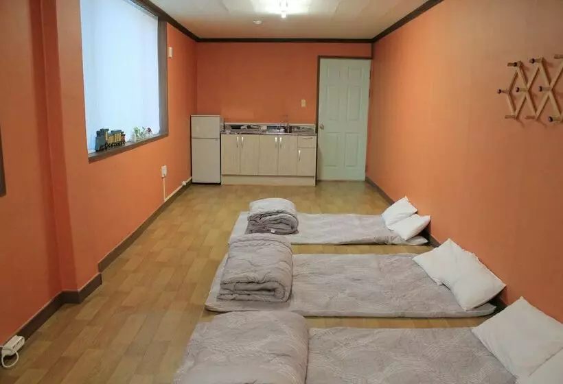 Chambre Familiale, Seoraksan Park
