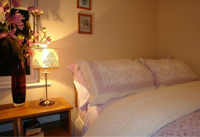 标准间, Annandale House