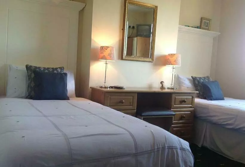 اتاق استاندارد چهار تخته, Annandale House