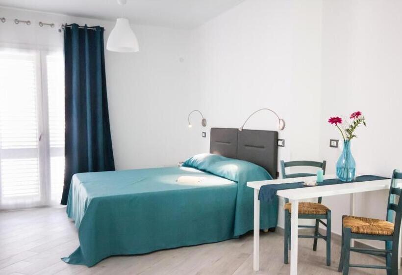 带海景的高档三人间, Stanze Del Mare