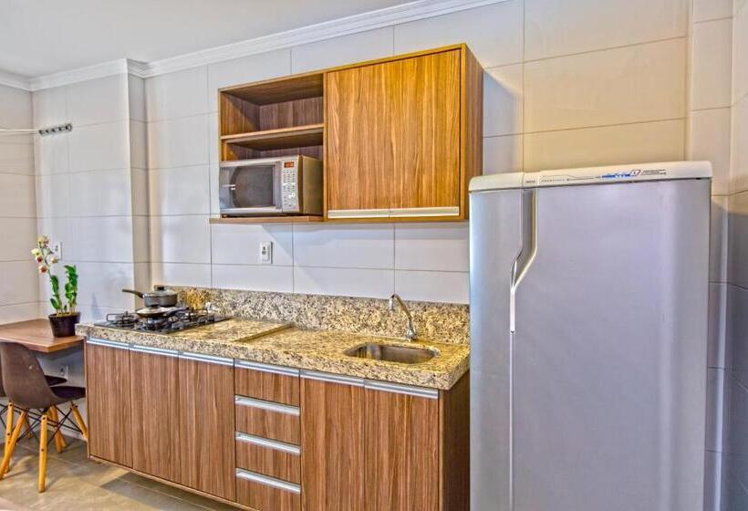 חדר דלוקס לארבעה, Concept Hotel Flat