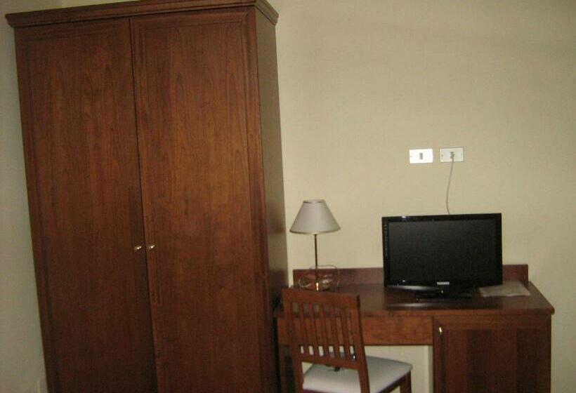 标准间, Hostiliae Ciminiera