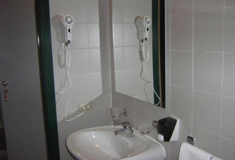 标准间, Hostiliae Ciminiera