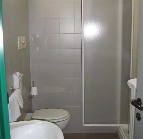 Standard Kolmen Hengen Huone, Hostiliae Ciminiera