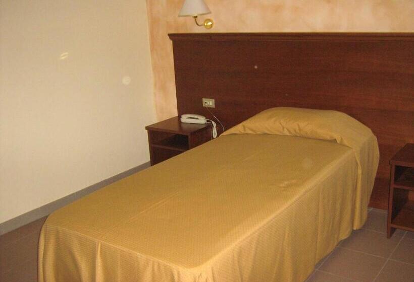 标准单人间, Hostiliae Ciminiera