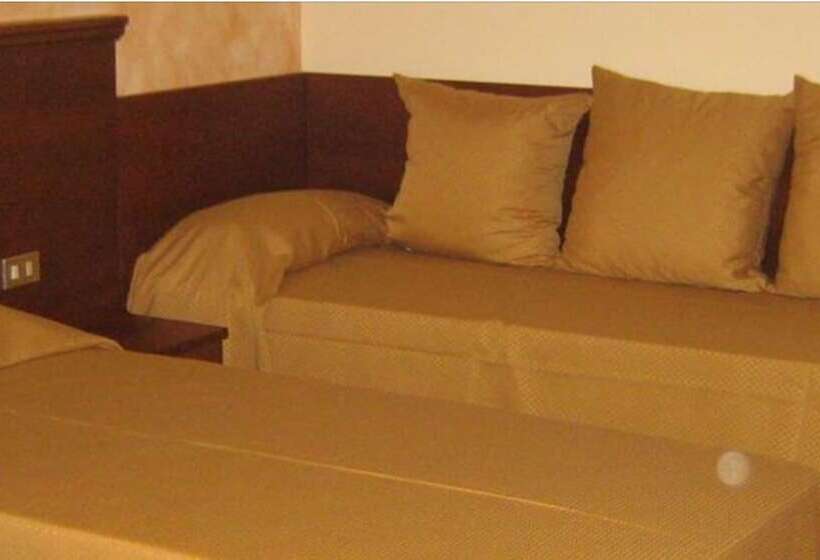 标准三人间, Hostiliae Ciminiera