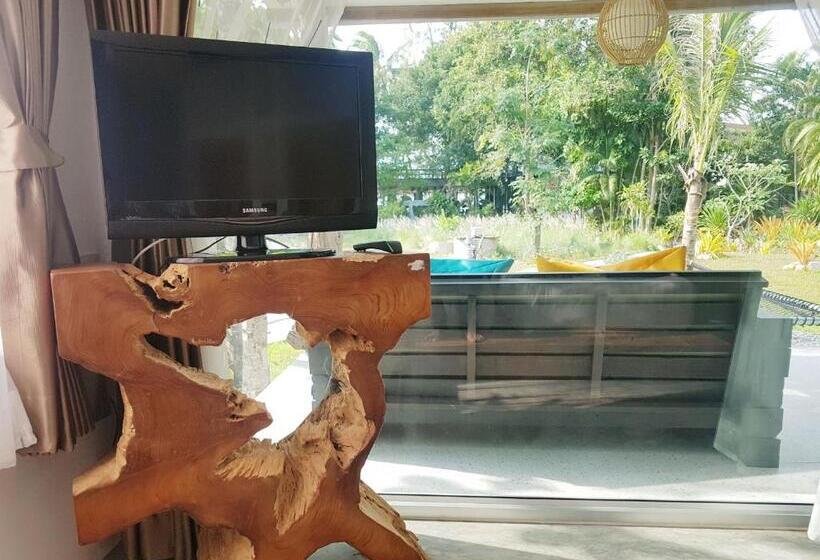 Бунгало Стандарт 2 Спальни, In Touch Resort