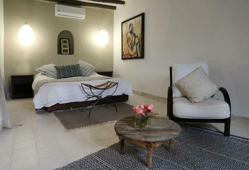 سوییت خانوادگی, Le Petit Hôtel Du Flouka