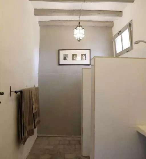 سوییت خانوادگی, Le Petit Hôtel Du Flouka