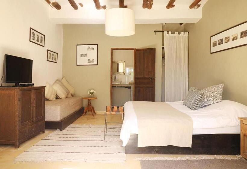 اتاق سوپریور, Le Petit Hôtel Du Flouka