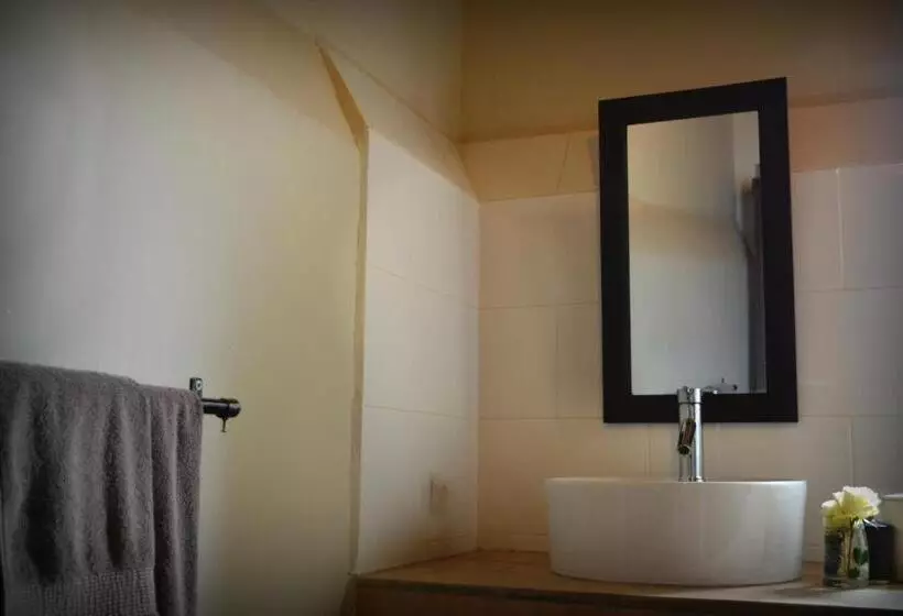 اتاق استاندارد چهار تخته, Le Petit Hôtel Du Flouka