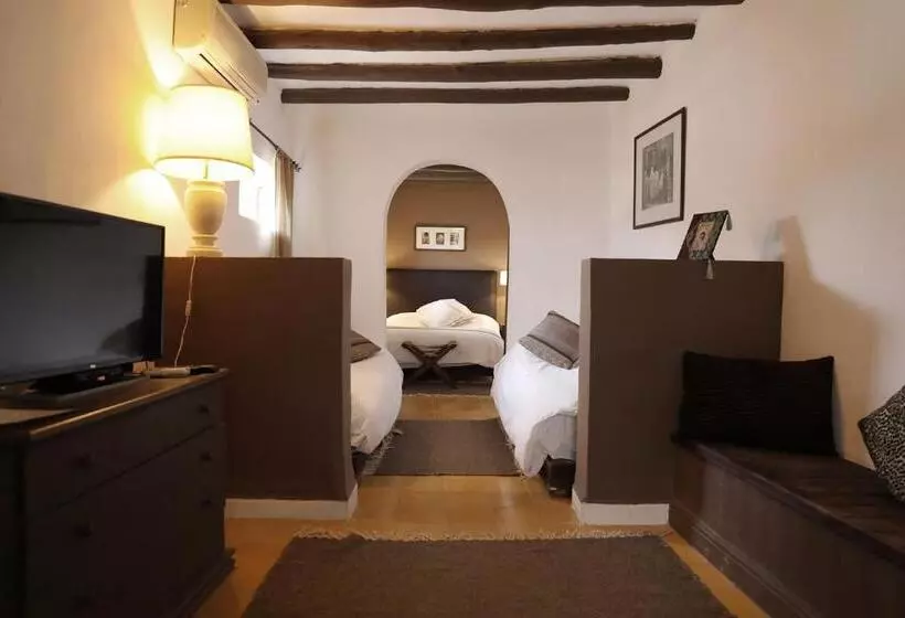 اتاق استاندارد چهار تخته, Le Petit Hôtel Du Flouka