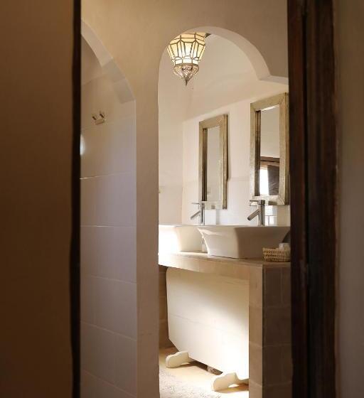 اتاق سوپریور, Le Petit Hôtel Du Flouka