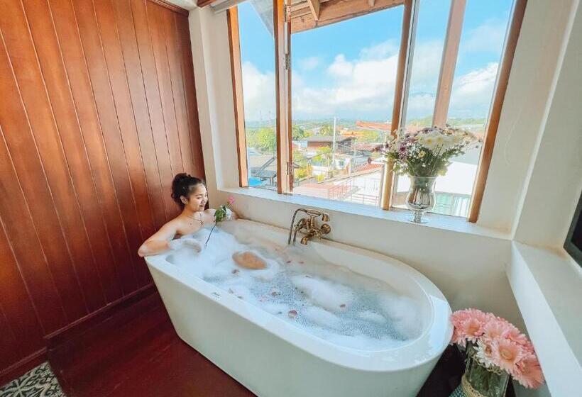 Люкс с Балконом, Pai Cherkaew Boutique House