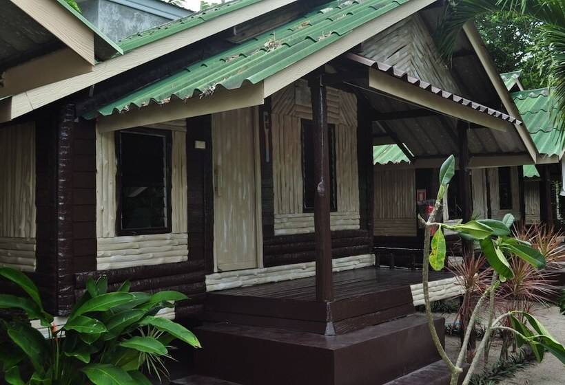 スタンダードバンガロー, Phangan Beach Resort