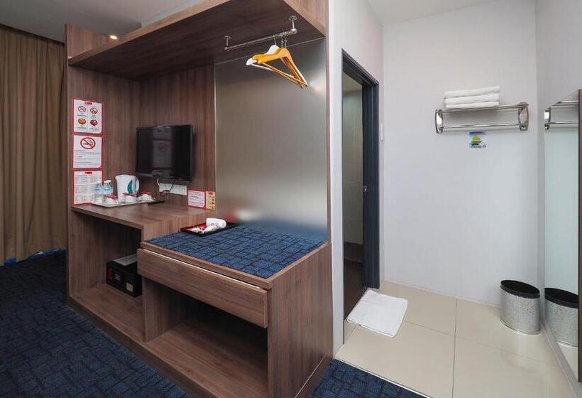 豪华三人间, S Boutique