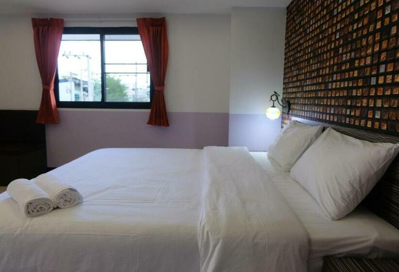 اتاق استاندارد با بالکن, W Apartment Hat Yai