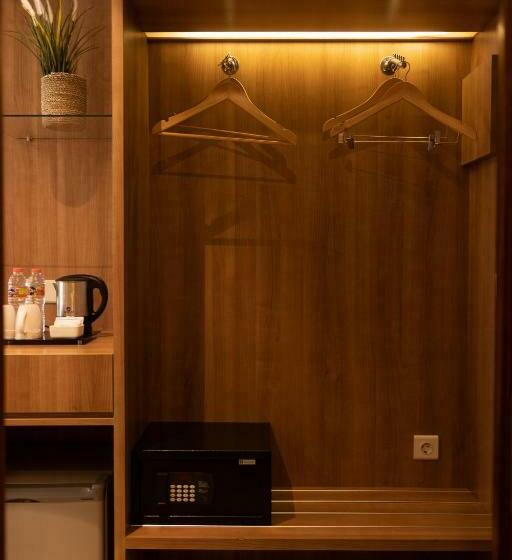 Deluxe Room, Antero Hotel Jababeka