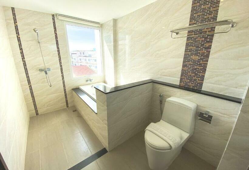 Quarto Deluxe, Vareena Palace